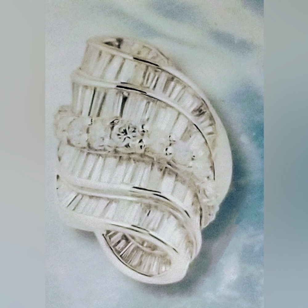 Vintage platinum swirl ring           5.00ctw of 💎 diamonds